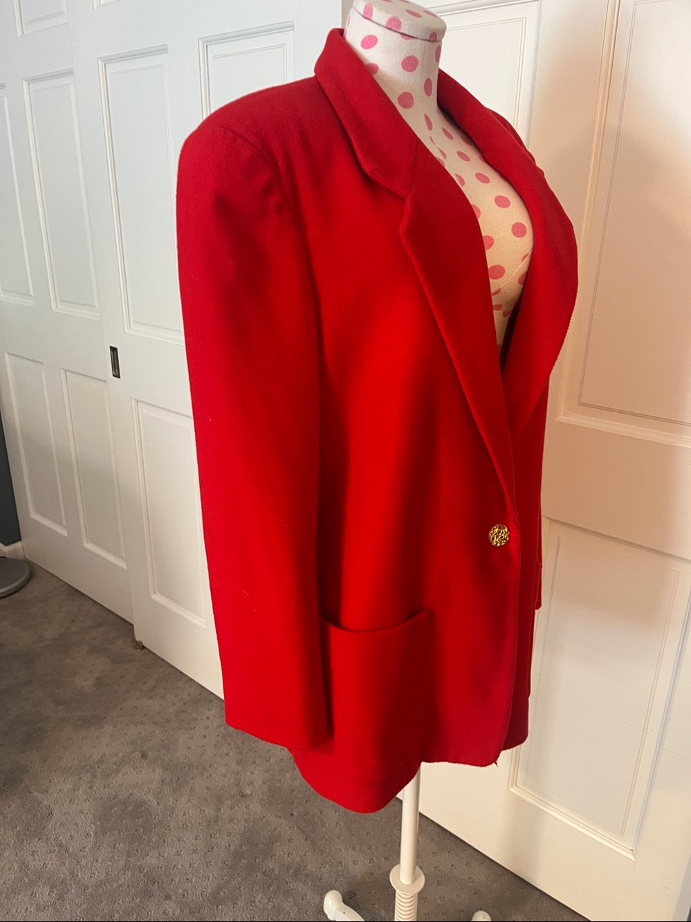 Women's Red Single-Button Blazer with Decorative Gold Button - Picture 3 of 6